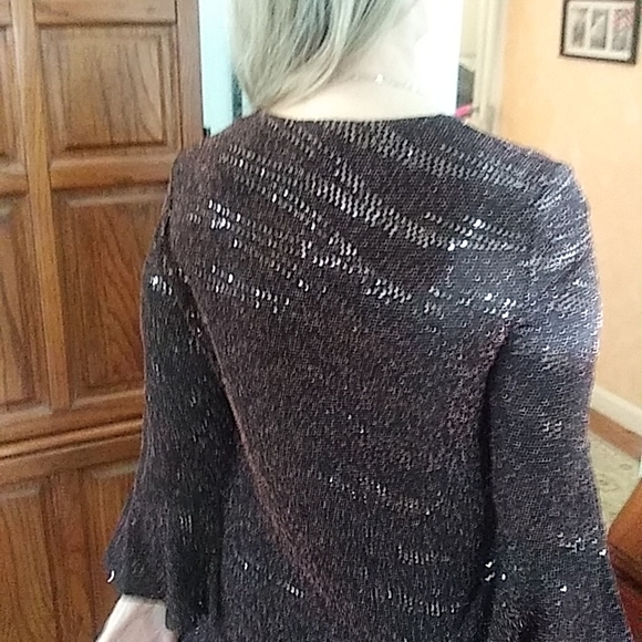 Woman's sparkly top - Picture 3 of 3